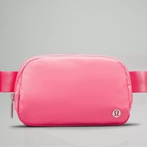 Lululemon Everywhere Belt Bag